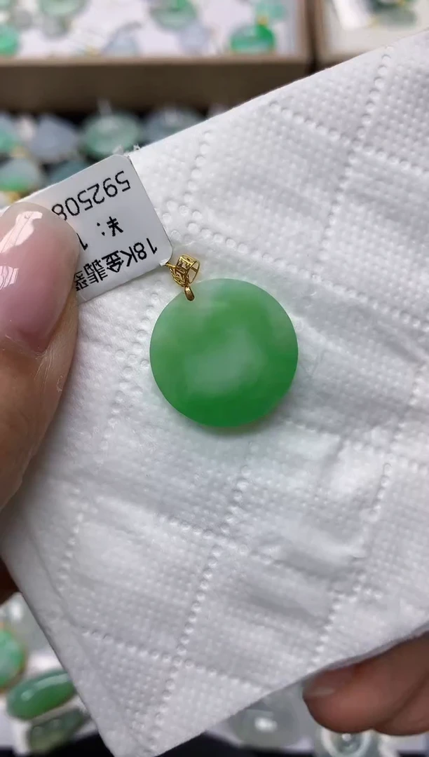 颈饰18K金镶嵌翡翠11111111