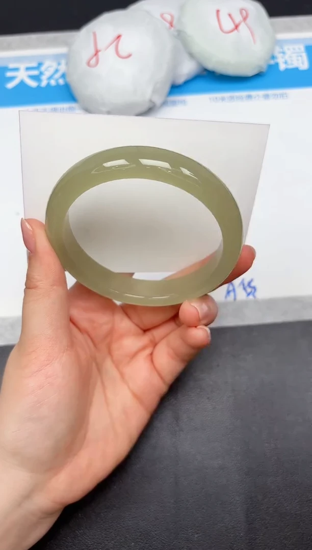 未镶嵌手镯石英质玉61-61.8