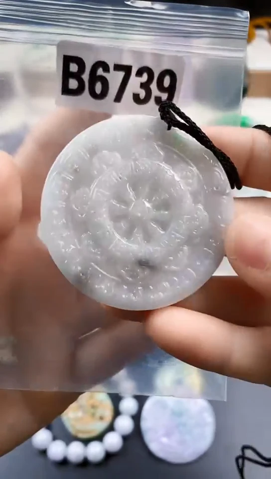颈饰未镶嵌翡翠天然翡翠吊坠挂件