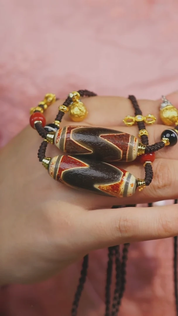 未镶嵌颈饰玛瑙/玉髓（覆膜）多样性发其一 牙牙