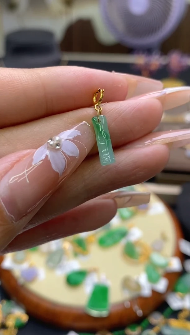 【闪购商品】翡翠颈饰18K金镶嵌净货18528