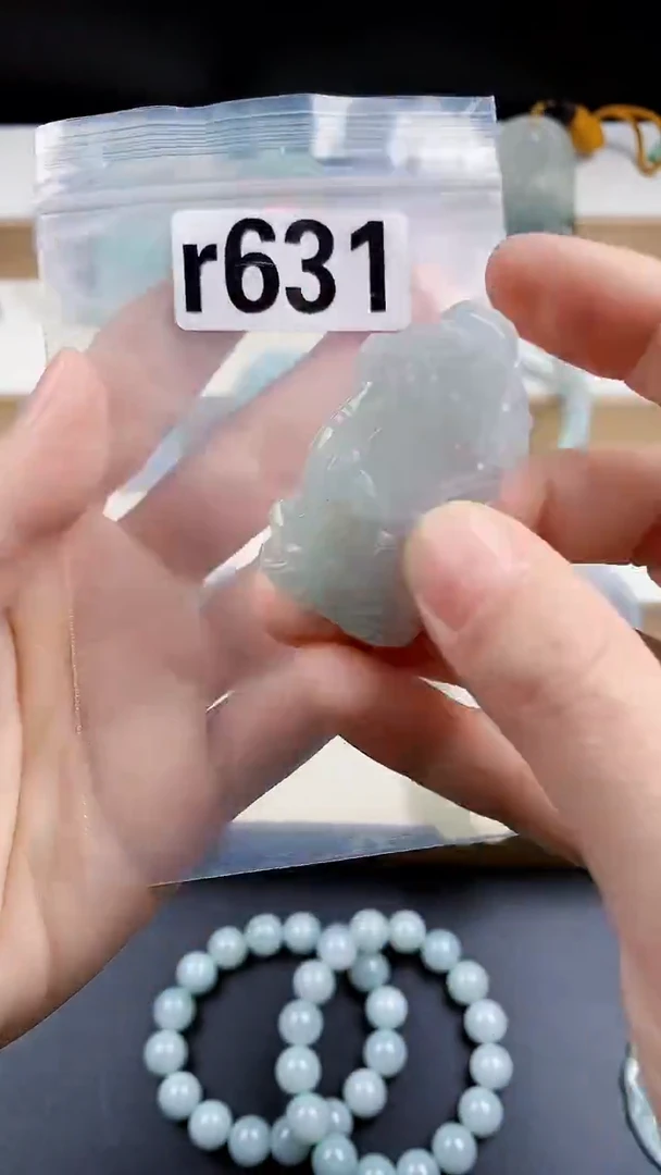 颈饰未镶嵌翡翠天然翡翠吊坠挂件