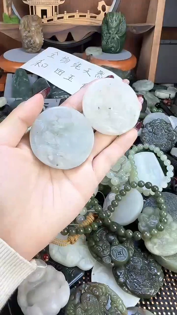 颈饰未镶嵌和田玉1