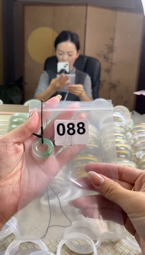 手镯玛瑙/玉髓未镶嵌S****a088