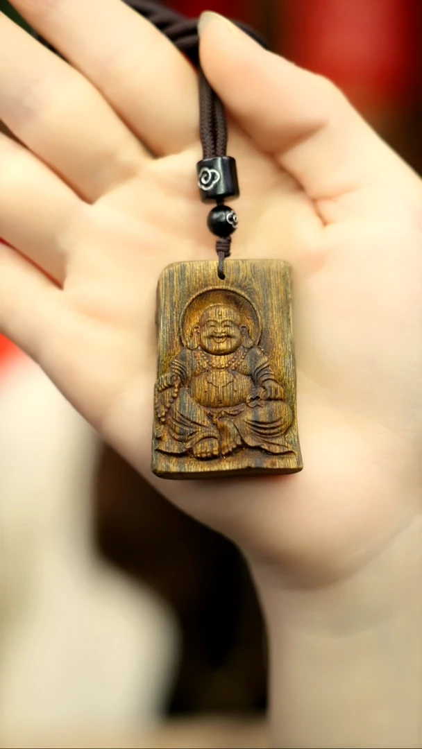 【闪购商品】沉香吊坠青霞 佛雕无事牌