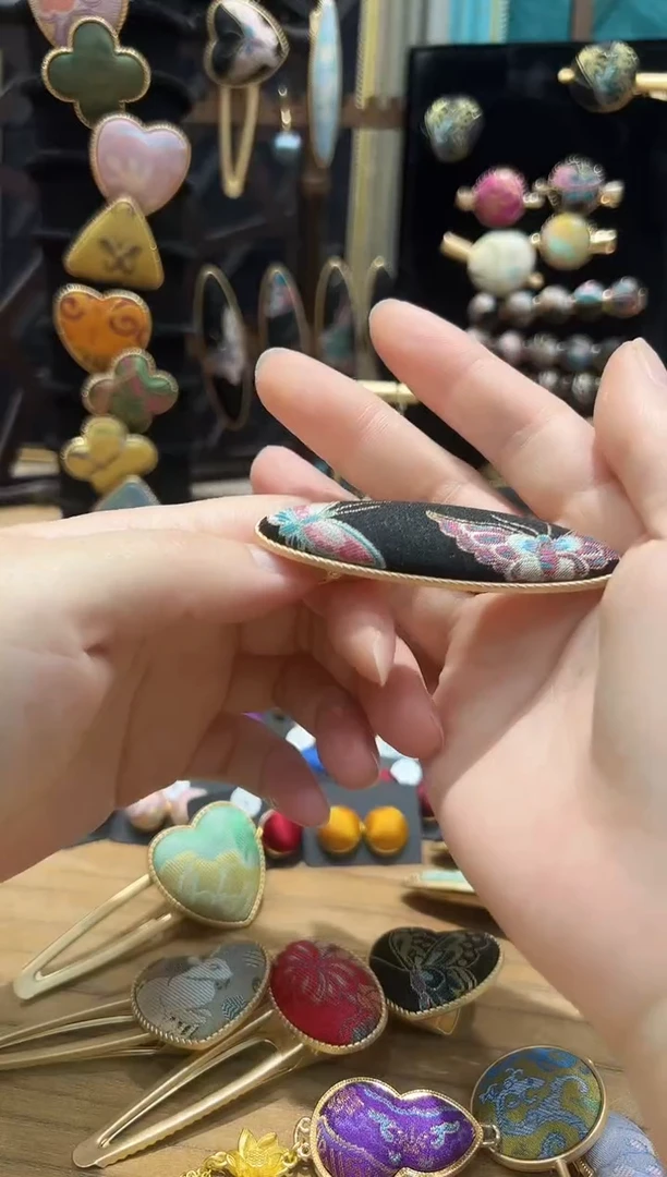 【闪购商品】【孤品车2.20】黑色彩蝶大柳叶鸭嘴夹