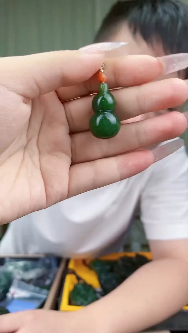 和田玉未镶嵌挂件拍一发一，多样性发货！