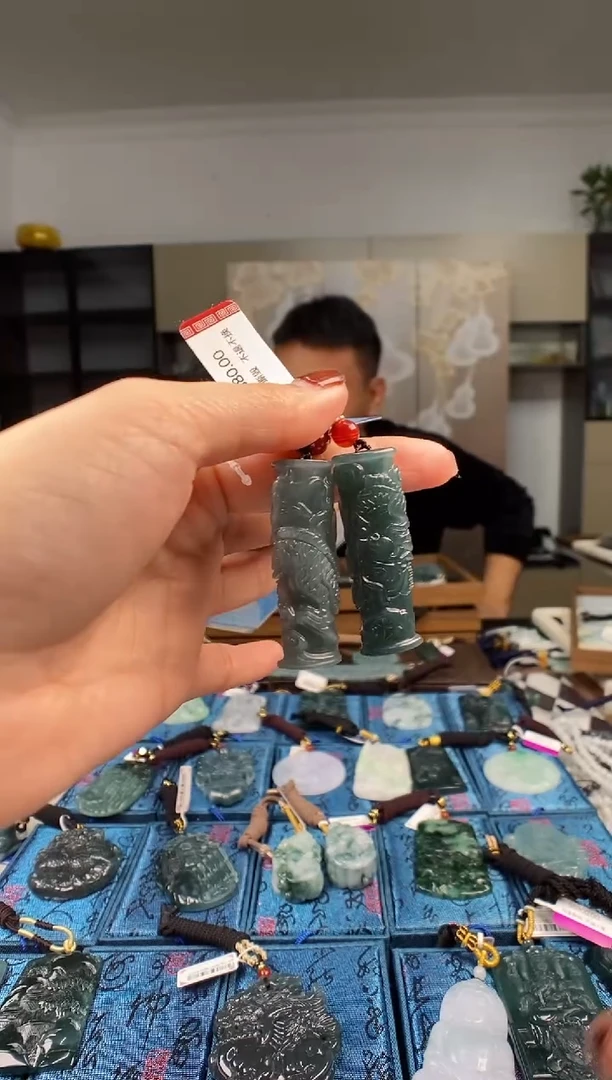 颈饰未镶嵌翡翠多样性发其一