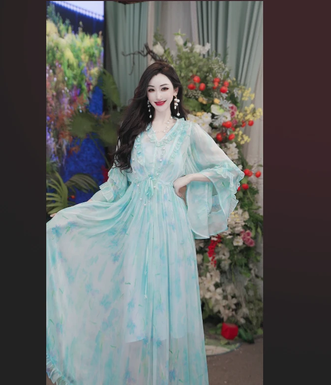 25夏季防晒新款法式设计师桑蚕丝宽松时尚波点女装连衣裙251D735