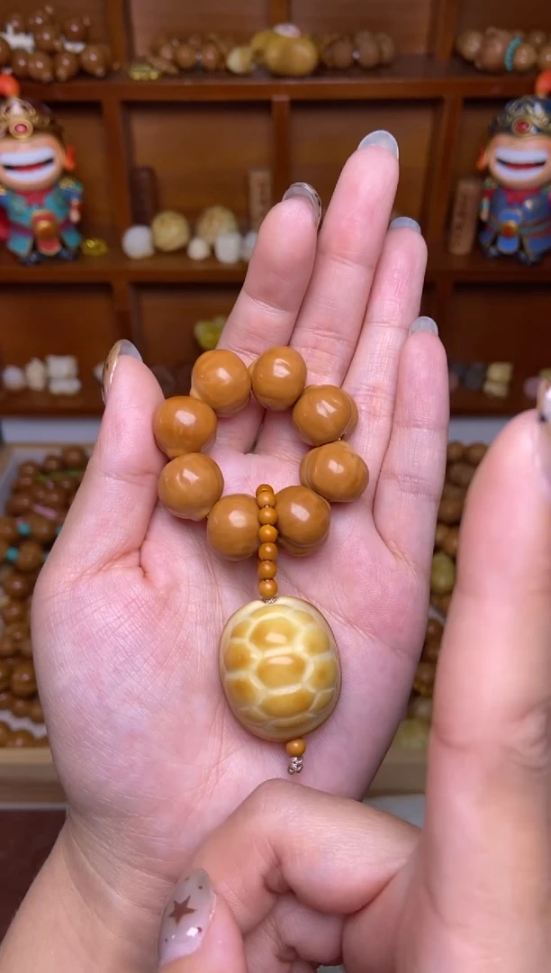 吊坠猴头核桃蜜桃富甲手捻