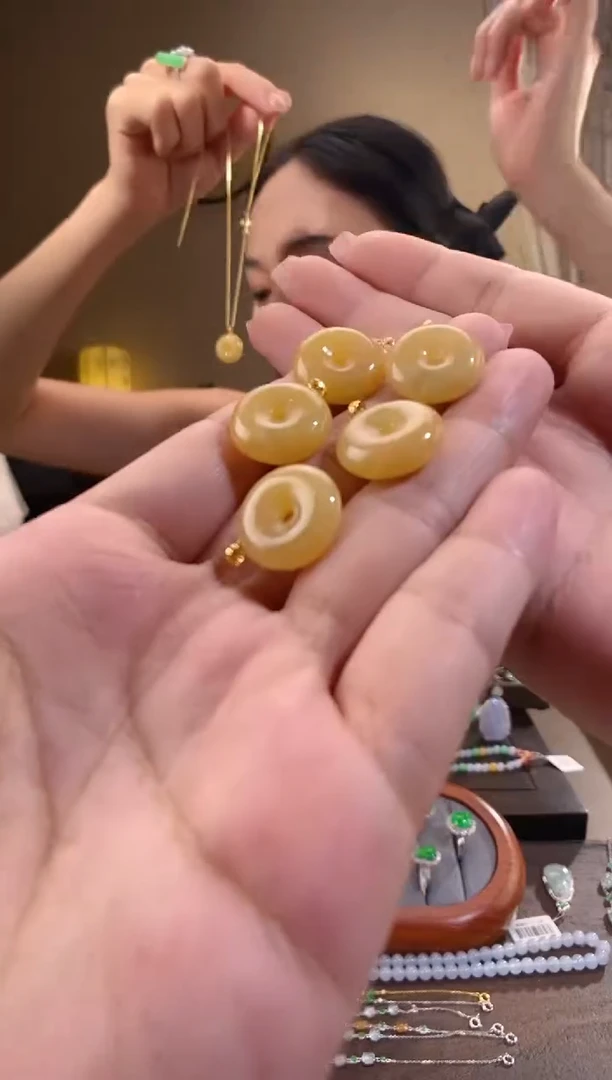 翡翠18K金镶嵌吊坠(不含链)耳饰一对 多样性发一