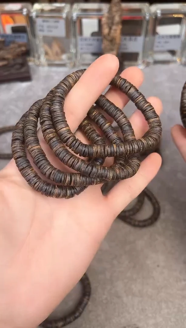 【闪购商品】沉香手串39号沉水红骨凹身多样性发货1条