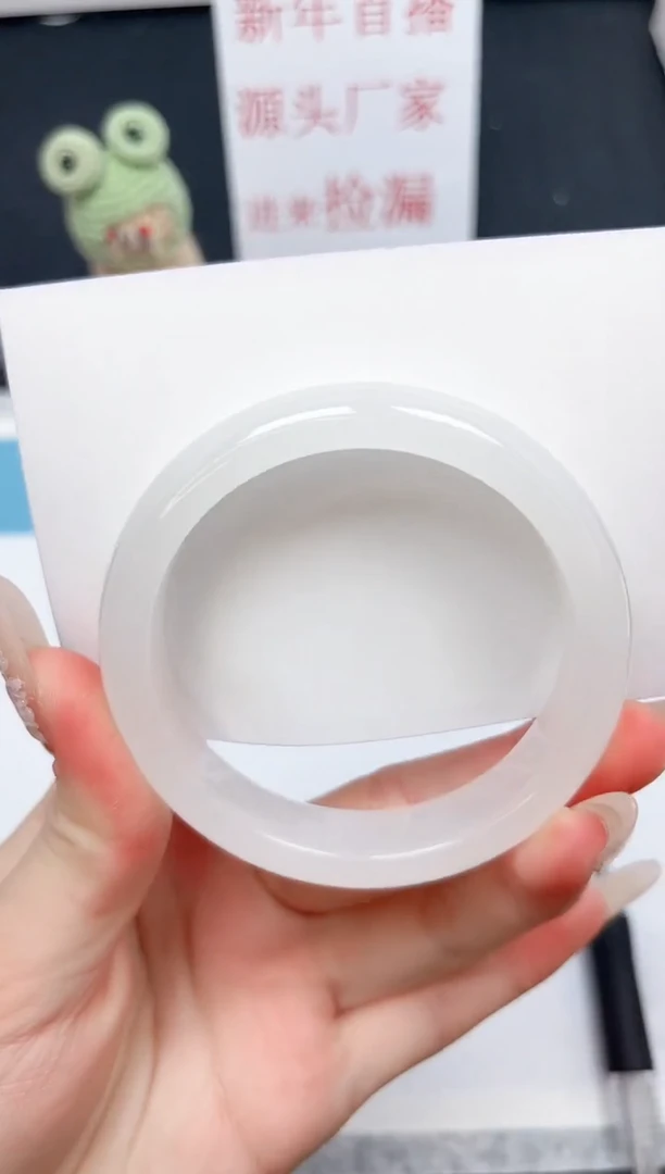 【闪购商品】石英质玉手镯未镶嵌167-55.2