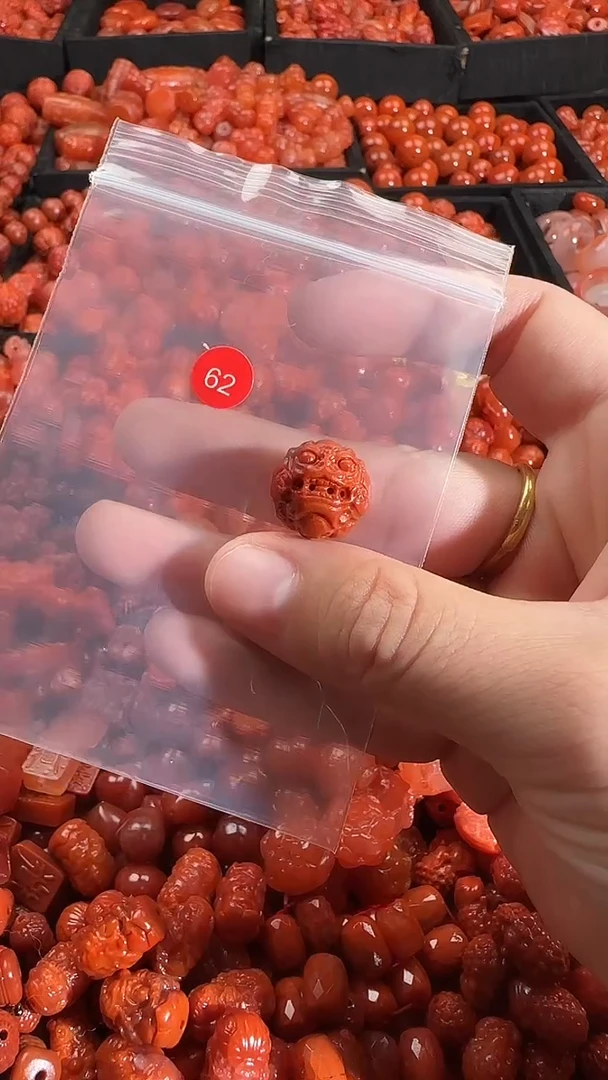 颈饰未镶嵌南红玛瑙1