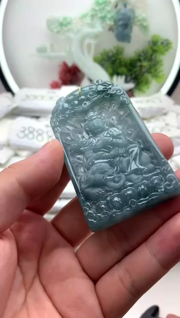 翡翠未镶嵌颈饰普贤