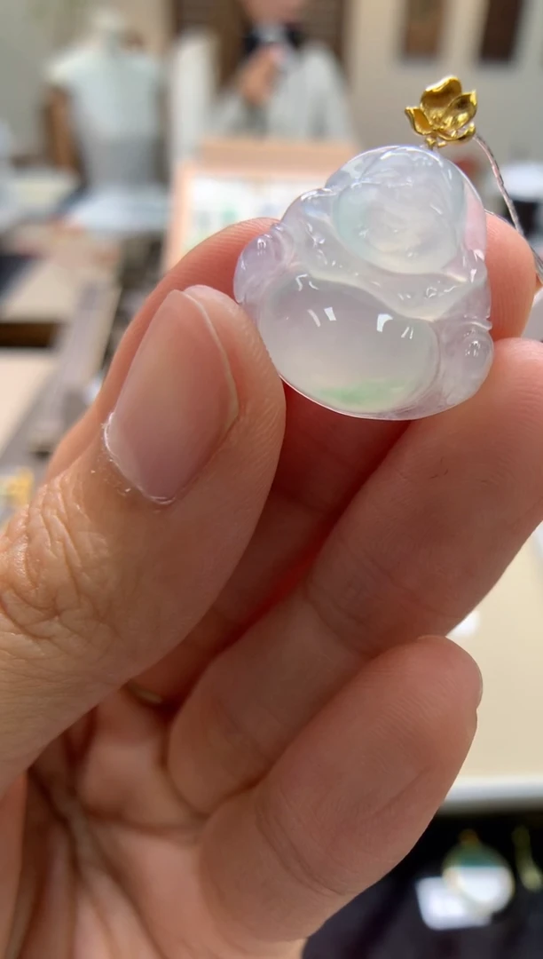 颈饰18K金镶嵌翡翠佛公