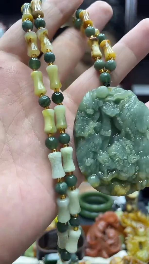 未镶嵌岫玉吊坠·