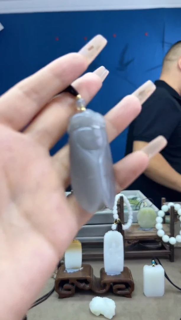 和田玉未镶嵌颈饰1