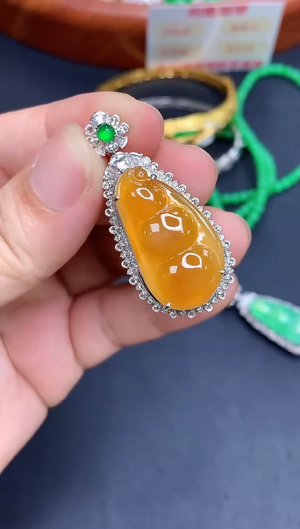 颈饰18K金镶嵌翡翠672-中国好珍宝