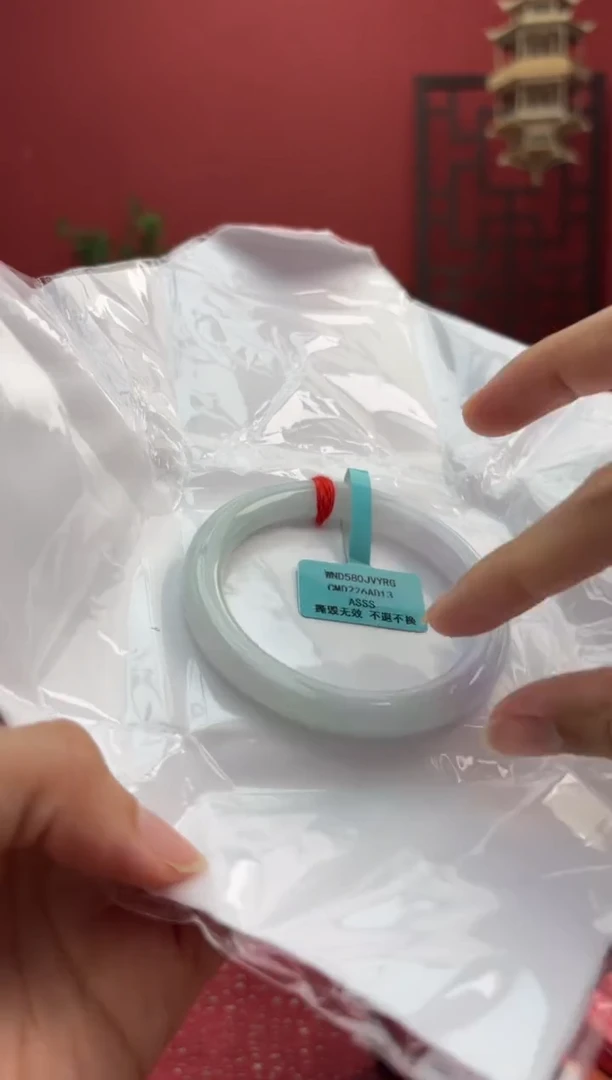 未镶嵌手镯（圆镯）翡翠翡翠手镯4