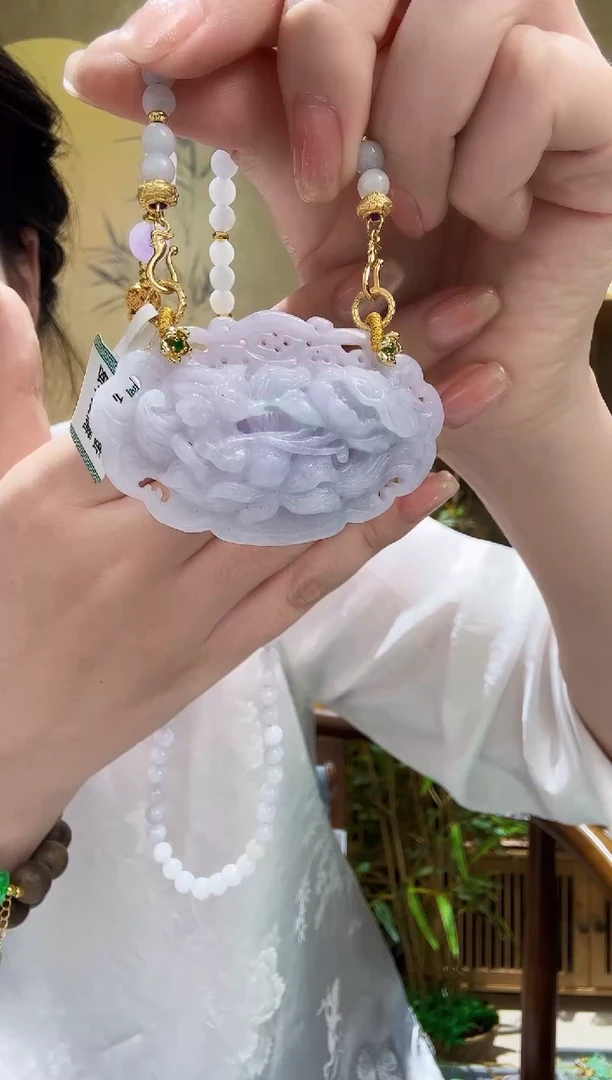 颈饰未镶嵌翡翠吊坠