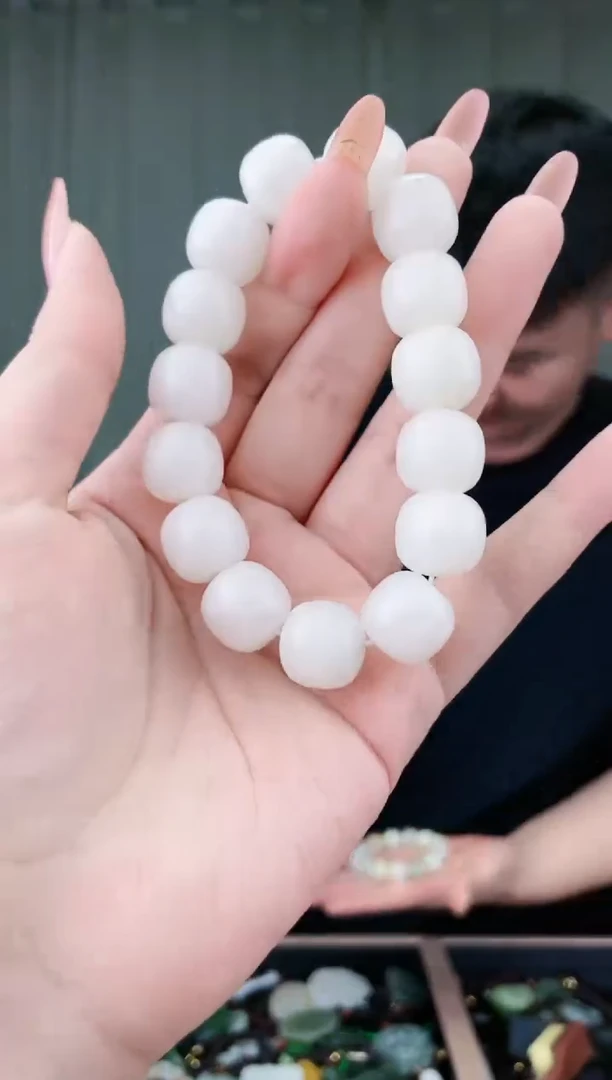 未镶嵌和田玉挂件拍一发一，多样性发货！