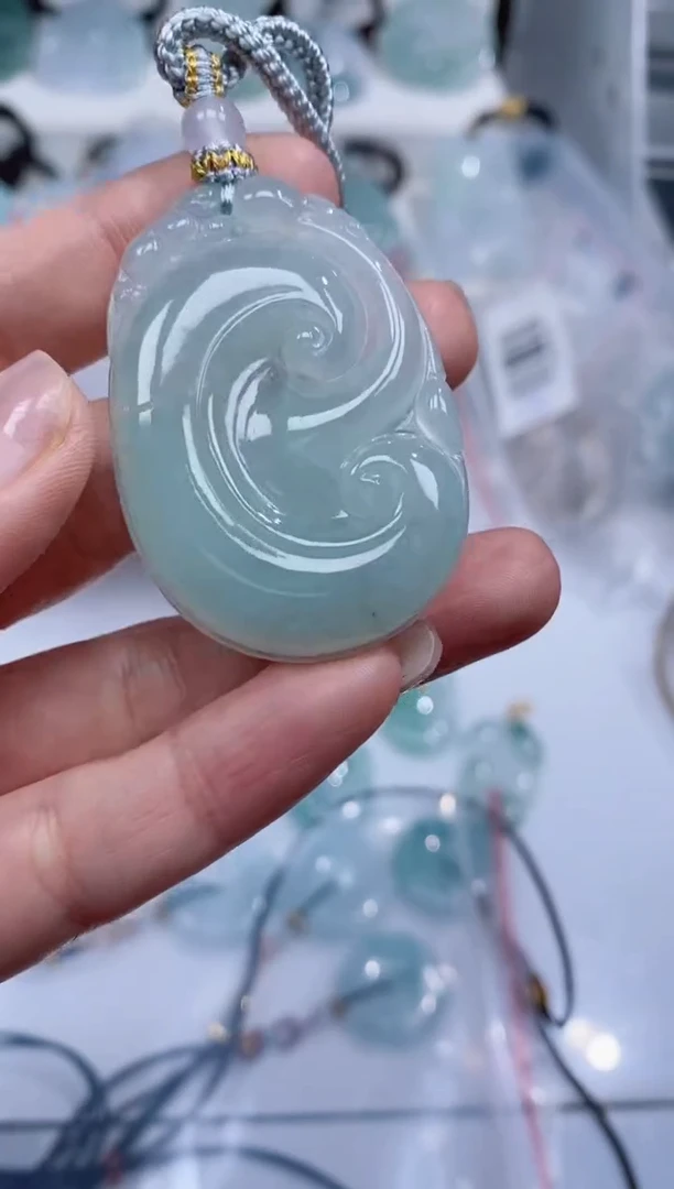 颈饰未镶嵌翡翠吊坠