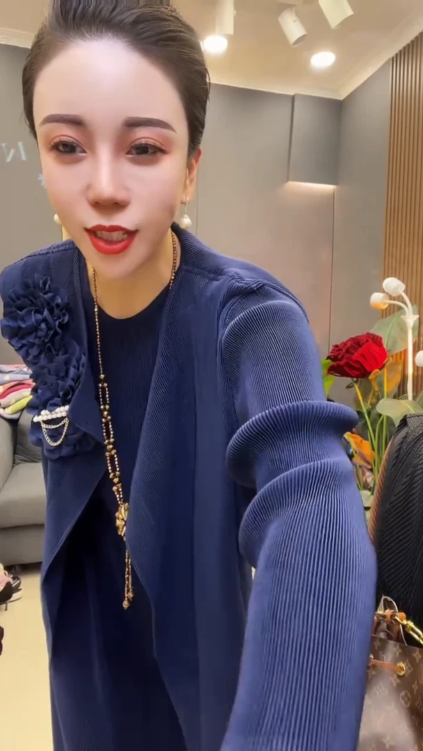 聚酯纤维（涤纶）蓝色 盘花裙