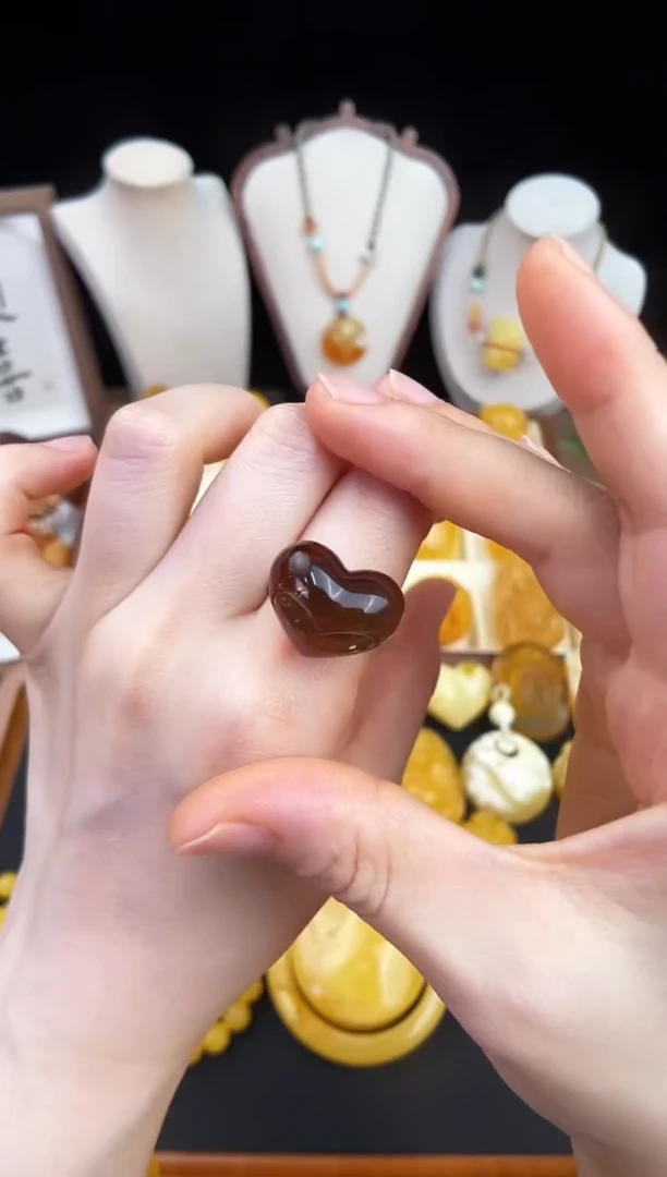 琥珀未镶嵌珠宝奇石柒月