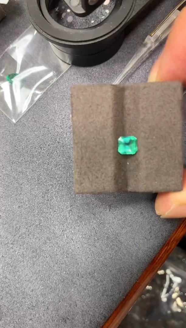 裸石祖母绿0.67ct 56