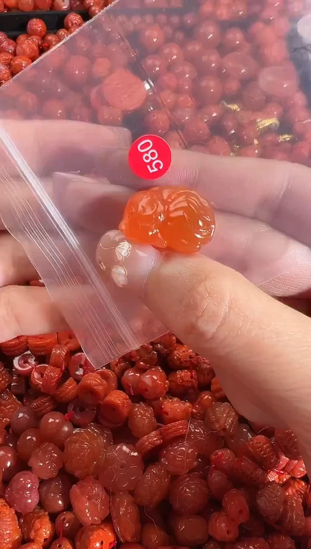 颈饰未镶嵌南红玛瑙1