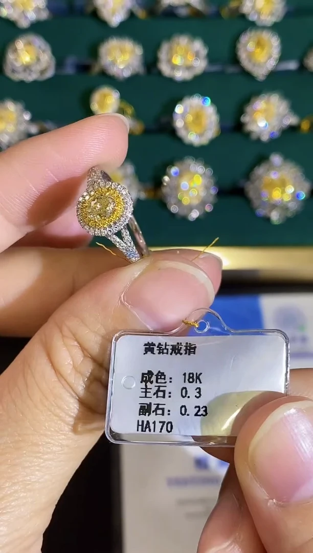 18K金镶嵌戒指钻石戒指