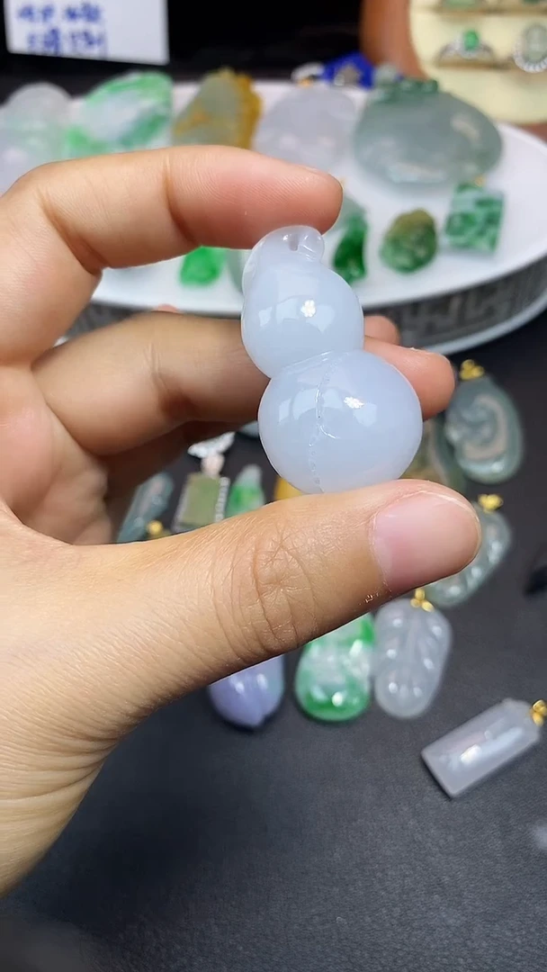 颈饰未镶嵌翡翠吊坠