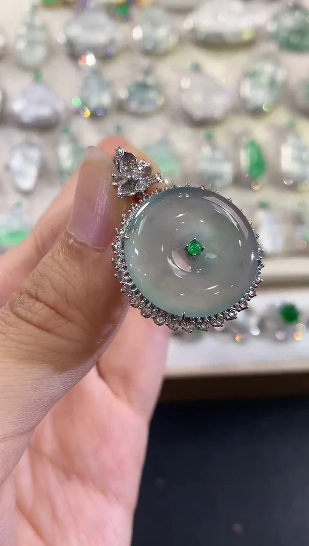 翡翠18K金镶嵌吊坠(不含链)C94