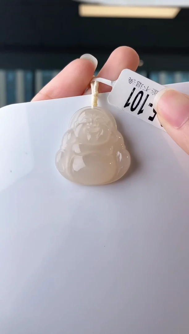 和田玉未镶嵌颈饰佛公 101 薄