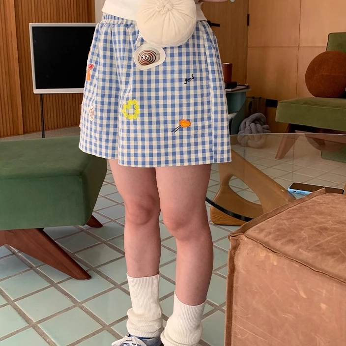 美好蓝白格子短裤