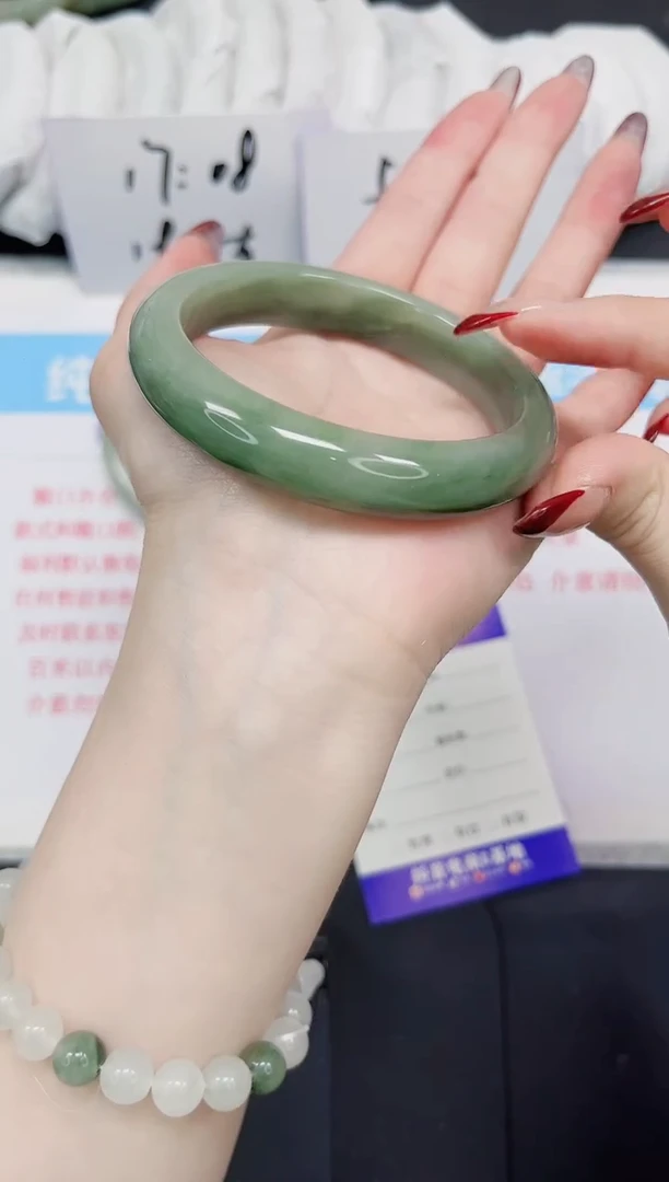 【闪购商品】石英质玉手镯未镶嵌340