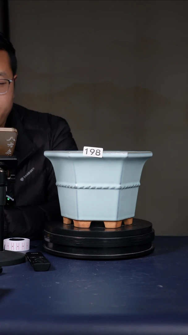 其他瓷微暇198号月白六方盆  口径24高16 NO退NO换