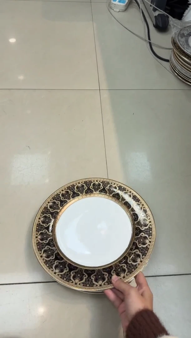 瓷片10.5英寸平盘   1个