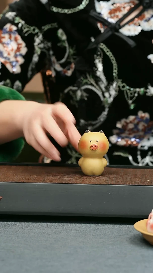 【闪购商品】紫砂茶壶茶宠-猪-耳朵竖