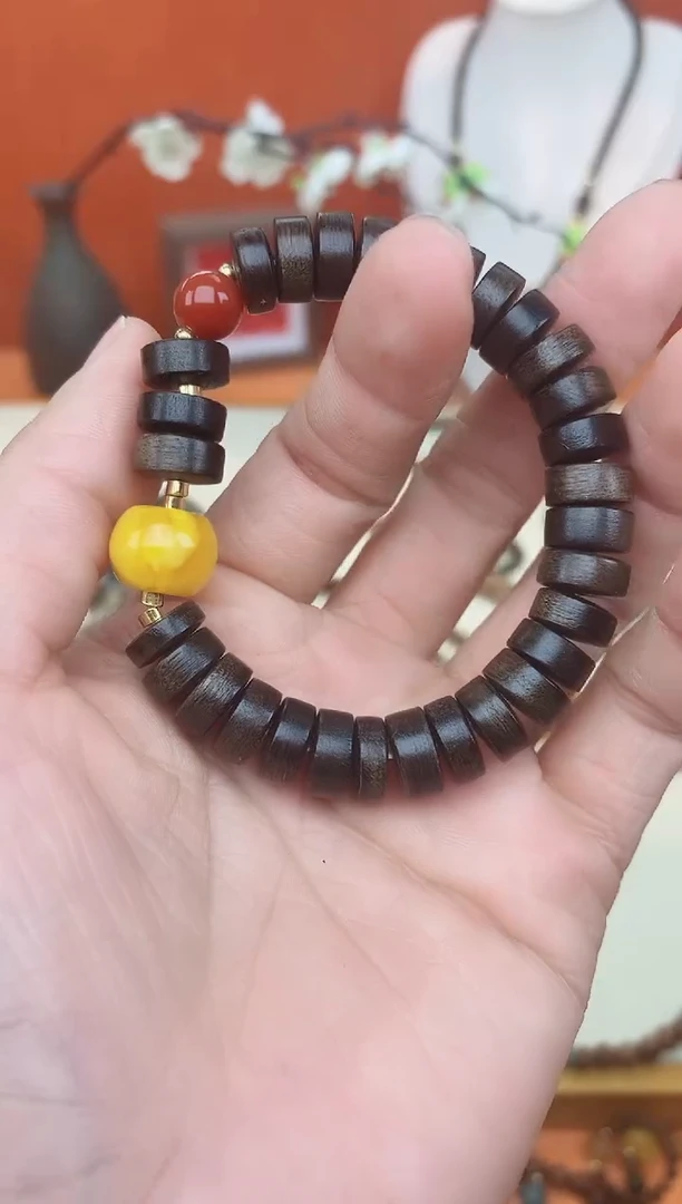 【闪购商品】檀香木手串未镶嵌莺歌绿片片单圈
