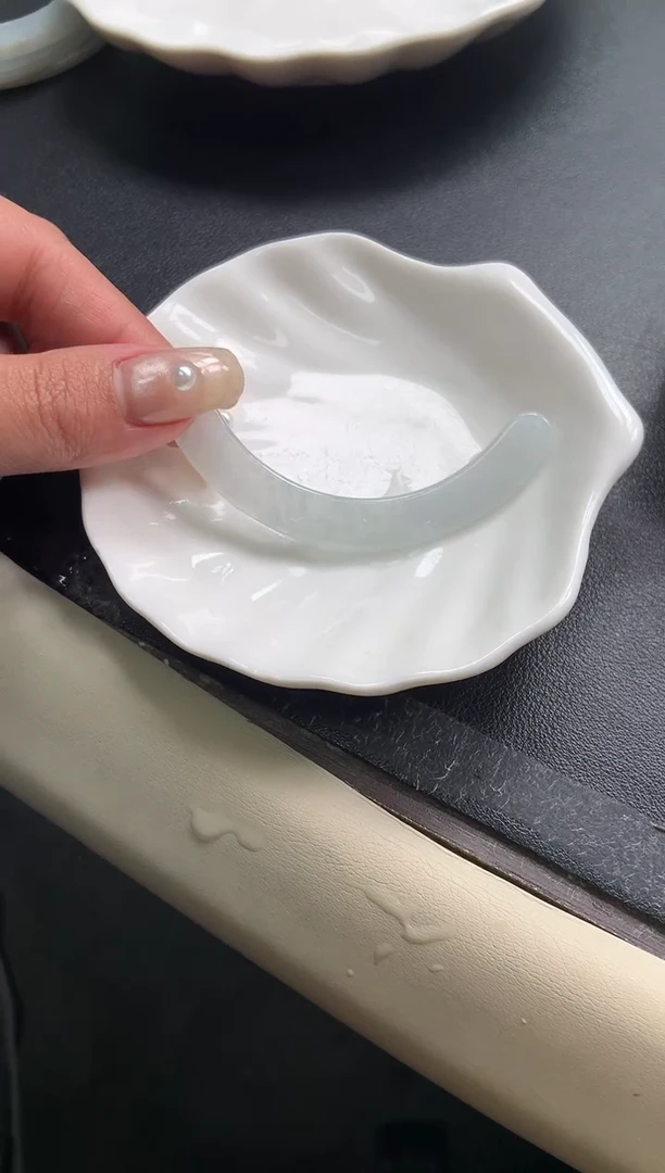 【闪购商品】翡翠挂件未镶嵌玉璜-编绳
