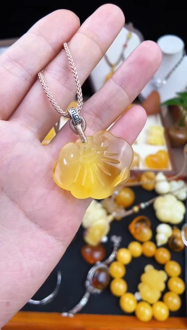 琥珀未镶嵌珠宝奇石柒月