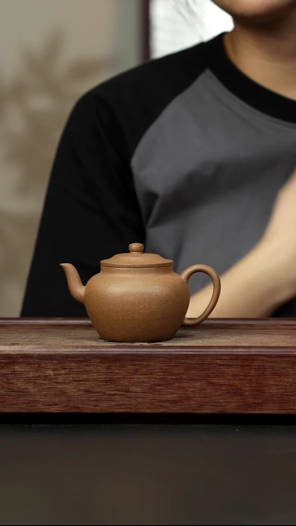 紫砂茶壶芝麻绿 宫灯