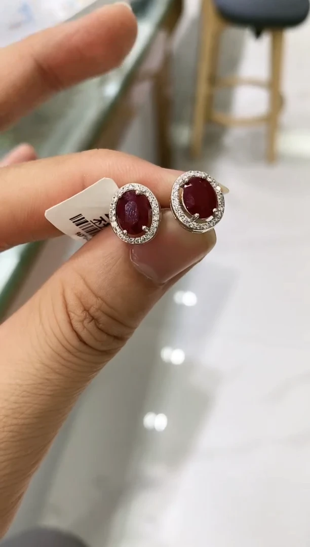 【闪购商品】红宝石耳饰银S925镶嵌耳饰