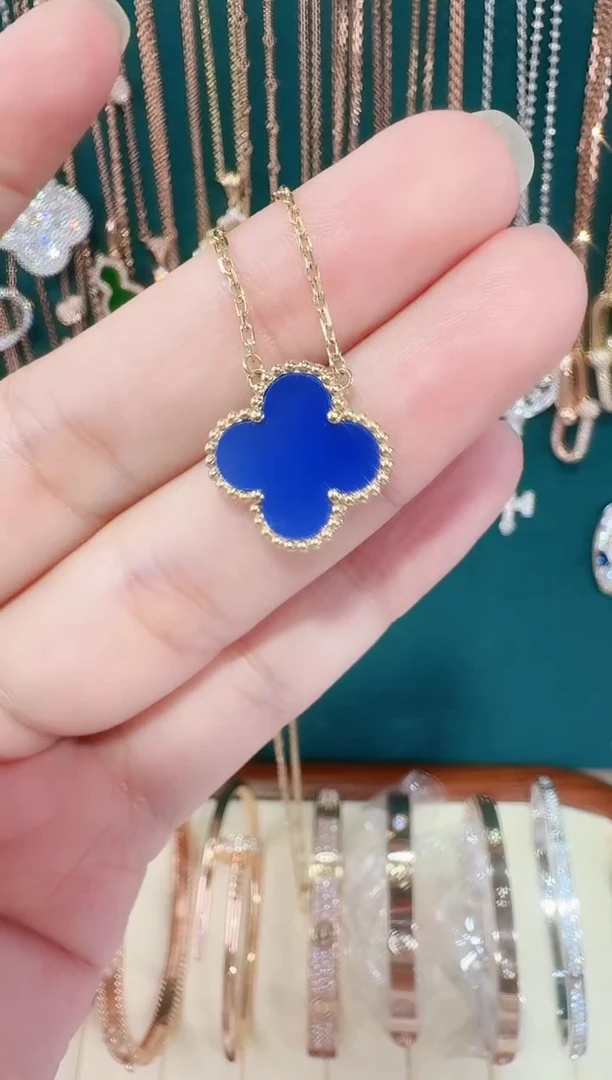 18K金镶嵌套链玛瑙/玉髓套链