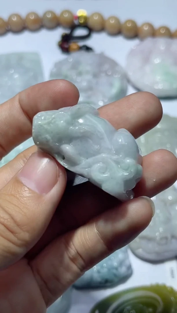 【闪购商品】翡翠颈饰未镶嵌00013098