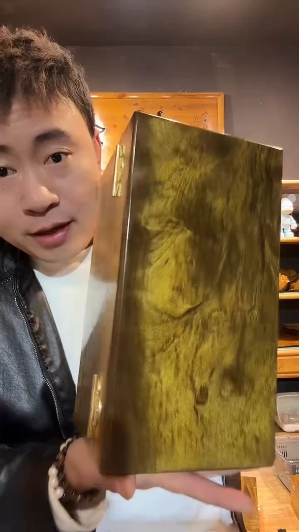 金丝楠木制品乌木面板大箱子119   29*15*18