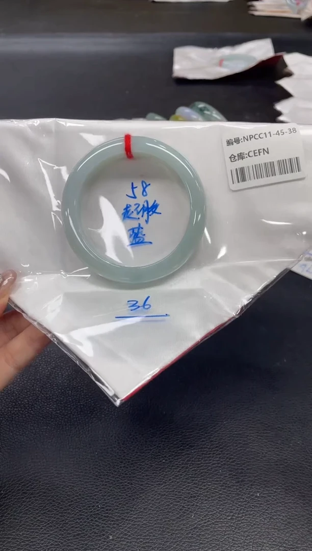 未镶嵌手镯翡翠翡翠手镯