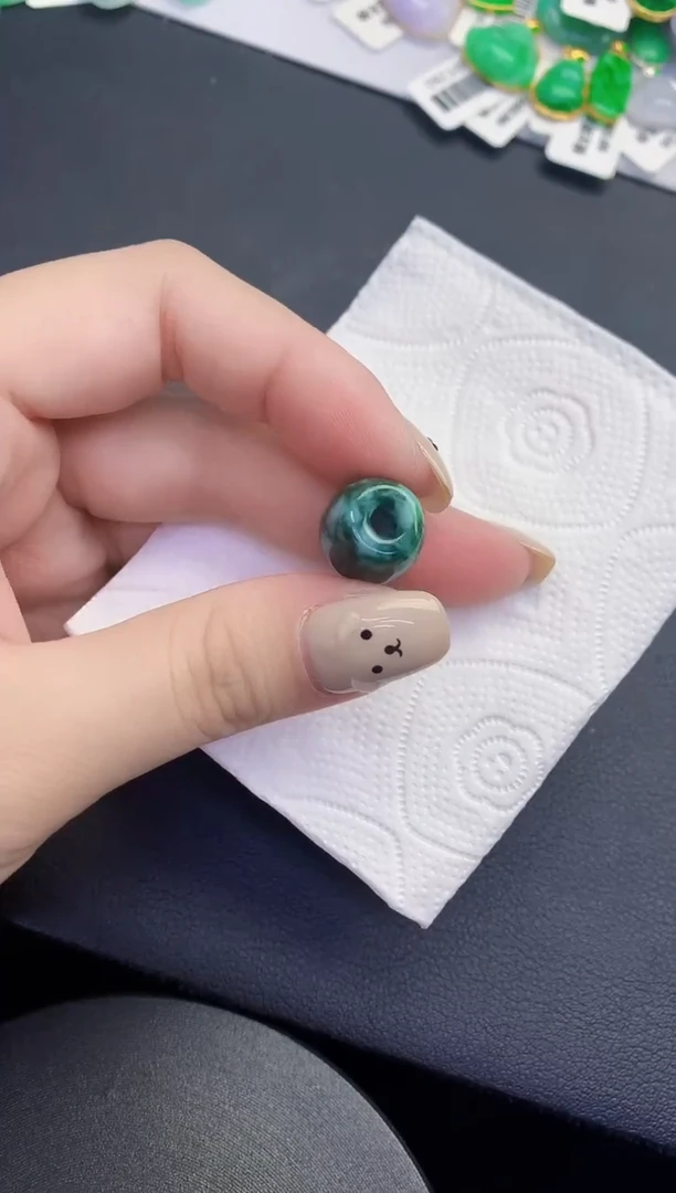 颈饰未镶嵌翡翠缅甸天然翡翠A货